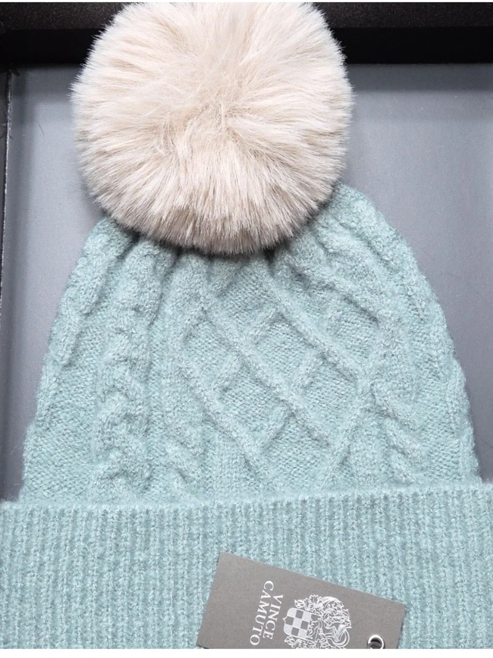 Vince Camuto NWT mint Cable Knit Beanie with Interchangeable Faux Fur Poms